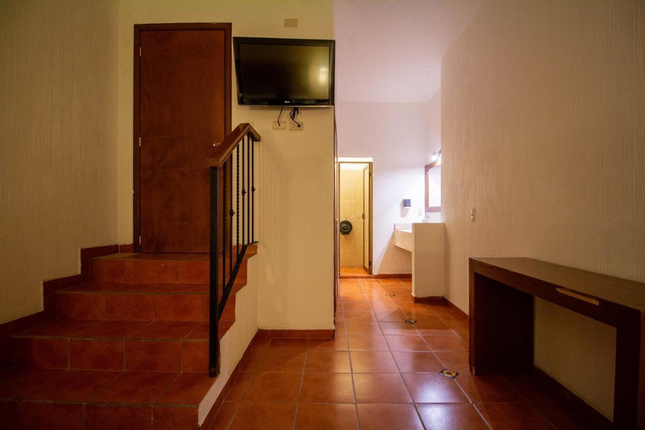 Hotel Degollado Esterno foto